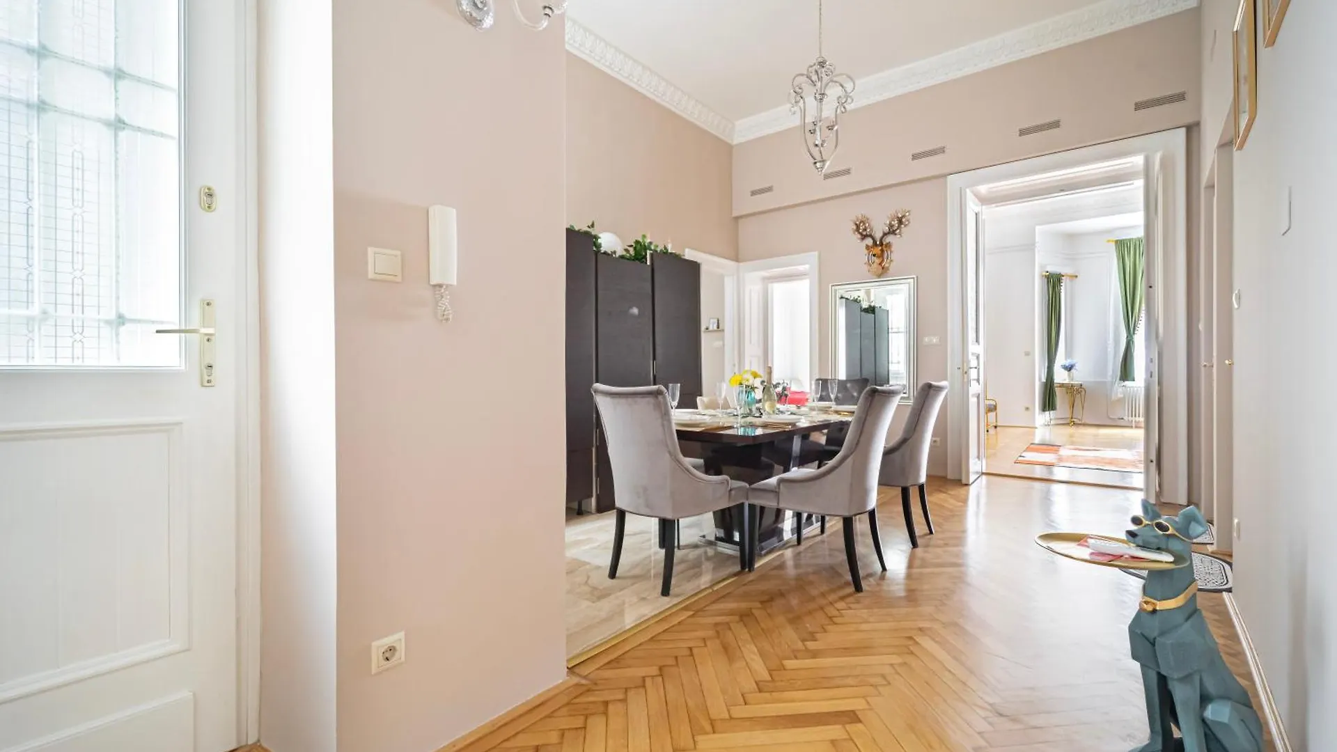 Apartament Unique Home At Chain Bridge With Danube View Budapesta
